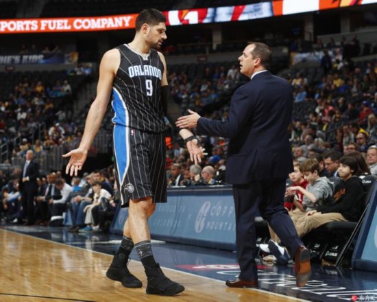 队在攻防两 队在攻防两