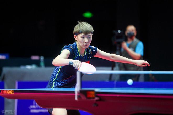 队在激烈竞 队在激烈竞