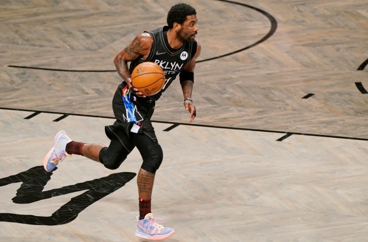 本场比赛由 本场比赛由