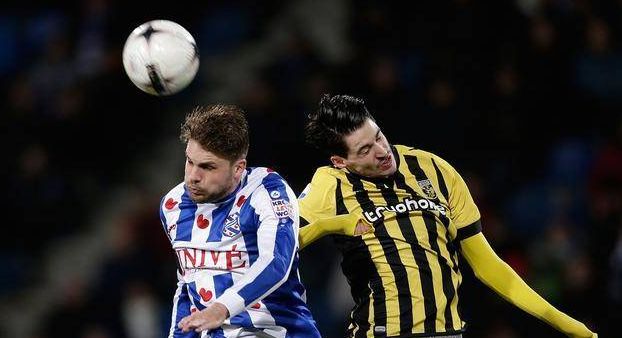 场上有着举 场上有着举