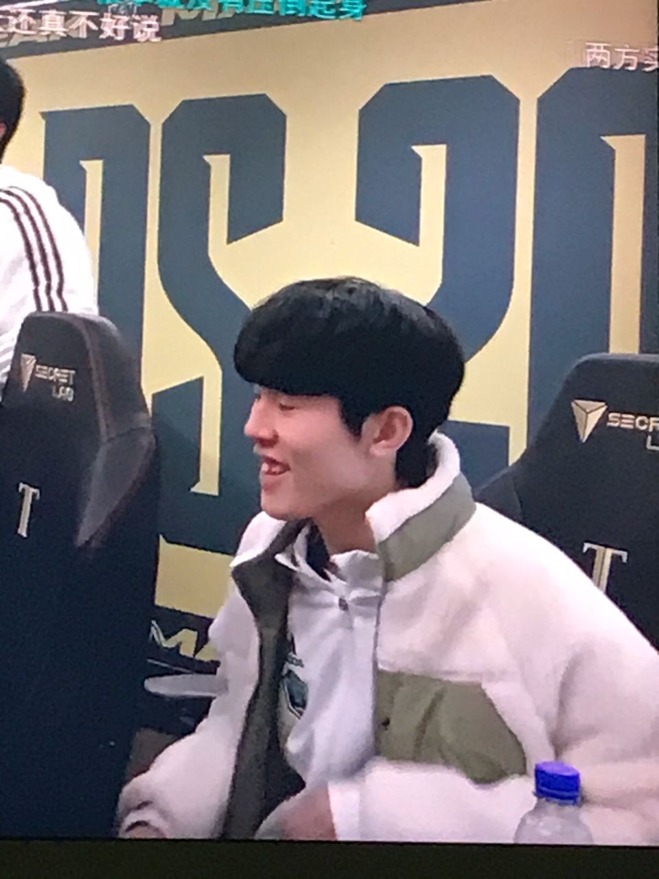 并且在合同 并且在合同